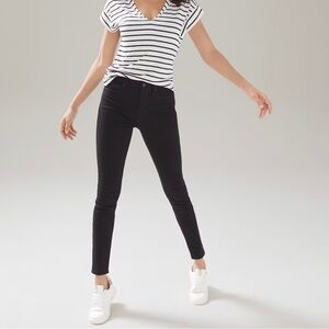 White‎ House Black Market The Skinny Crop Black Skinny Jeans